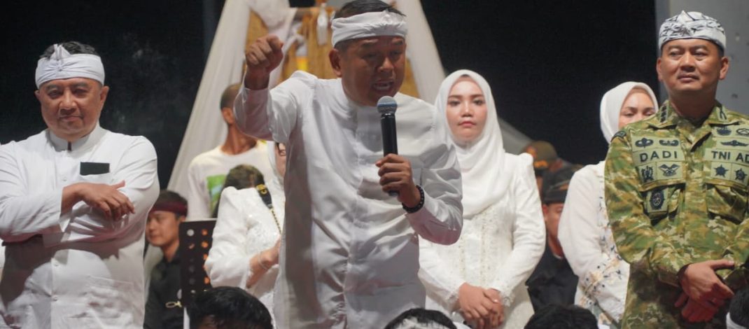 Warga Garut Padati Kirab Mahkota Binokasih, Perayaan Milangkala Tatar Sunda Berlangsung Meriah