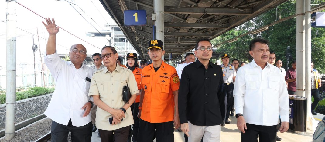 Plh Wali Kota Bekasi dan Komisi V DPR RI Tinjau Infrastruktur Stasiun Bekasi Timur dan Proyek Flyover Bulak Kapal