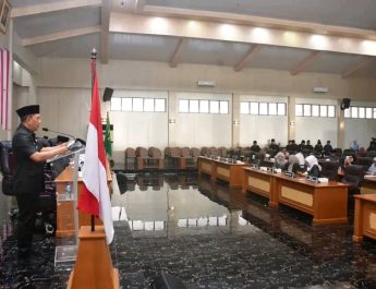 PARIPURNA DPRD, PENYAMPAIAN NOTA PENGGANTAR BUPATI ATAS RAPERDA PERTANGGUNGJAWABAN APBD 2025