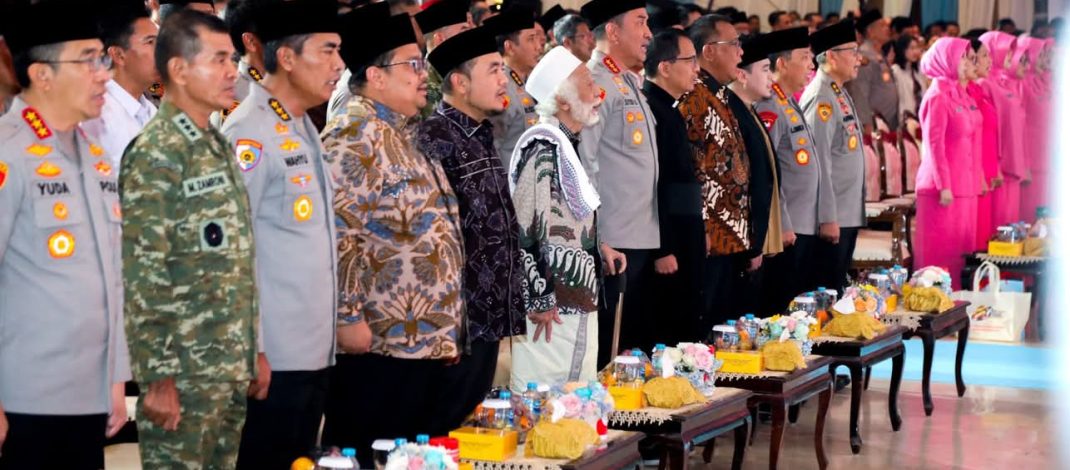 KEPALA BNN RI HADIRI DOA BERSAMA LINTAS AGAMA SAMBUT HARI BHAYANGKARA KE-80