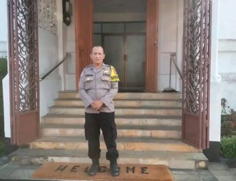 Pelayanan Prima Minggu Kasih, Kapolsek Baros Hadir Di Gereja Sidang Kristus Pastikan Kondusif