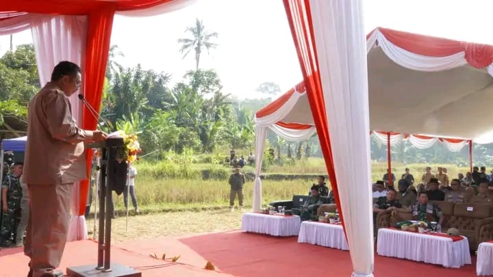 PERESMIAN JEMBATAN GARUDA SUCI, BUPATI SUKABUMI APRESIASI KEMANUNGGALAN TNI