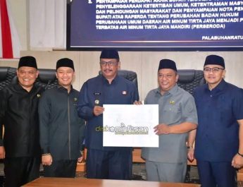 PARIPURNA DPRD, BUPATI SAMPAIKAN NOTA PENGANTAR PERUBAHAN BADAN HUKUM PERUMDA MENJADI PERSERODA