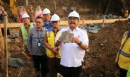 BUPATI SUKABUMI LETAKKAN BATU PERTAMA PEMBANGUNAN KANTOR KECAMATAN SURADE DAN KECAMATAN CIRACAP