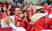 Momen HUT RI 81 Wawali Harris Bobihoe Hibur Emak-Emak Bojong Menteng