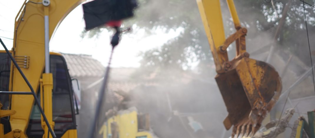 Pemerintah Kota Bekasi Tertibkan Bangunan Liar di Jalan Hankam Jatirahayu Kecamatan Pondok Melati