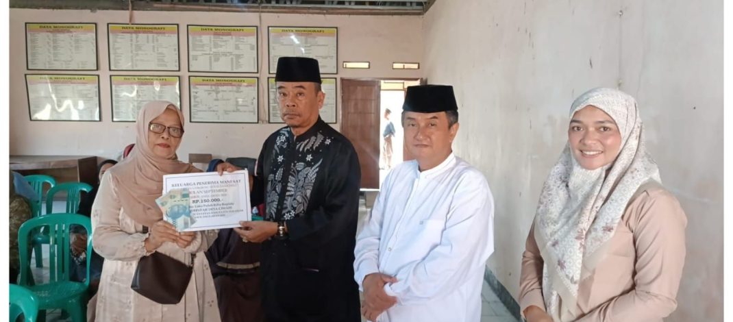 Pemerintah Desa Cimahi Salurkan BLT-DD Tahap II dan Insentif Kader Posyandu