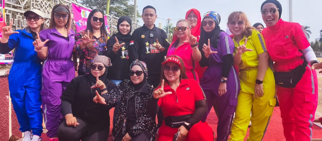 1.000 Peserta Meriahkan Senam Zumba dan Bazar UMKM Merah Putih HUT Ke-4 PWDPI di Lapangan Korpri Lampung