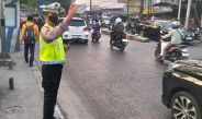 Jaga Jakarta On The Spot ; Polsek Bekasi Barat Intensifkan Pengaturan Lalu Lintas Pagi, Bantu Warga Beraktivitas