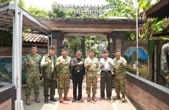 Petinggi Mabes TNI Anjangsana ke Sesepuh TNI, Hendropriyono Tekankan Pentingnya Integrasi dan Modernisasi Alutsista