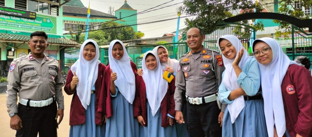 Lewat ‘Jaga Jakarta On The Spot’, Polsek Pondok Gede Bentengi Pelajar dari Bahaya Narkoba dan Tawuran