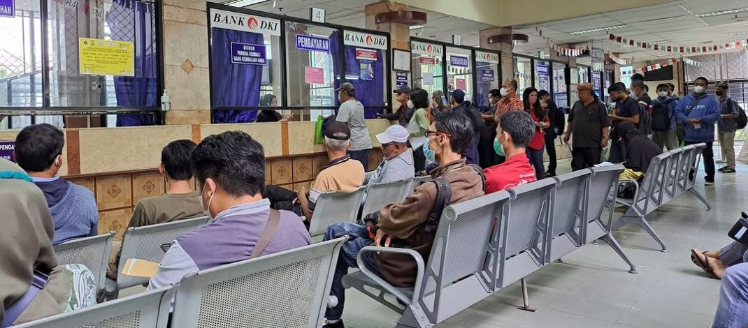 Pembayaran Pajak Kendaraan Bermotor (PKB) dan Pelayanan Samsat Jakarta Timur