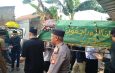 Polisi Bersama Masyarakat, Kapolsek Pondok Gede Takziah ke Rumah Duka Tokoh Agama KH. Ridwan Abdulah di Jatiwaringin