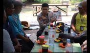 Jumat Curhat di Pulau Kelapa, Polisi Sosialisasikan Layanan 110 dan Ingatkan Bahaya Angin Kencang serta Ombak Tinggi