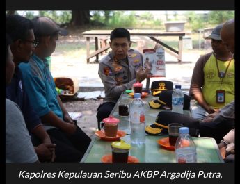 Jumat Curhat di Pulau Kelapa, Polisi Sosialisasikan Layanan 110 dan Ingatkan Bahaya Angin Kencang serta Ombak Tinggi