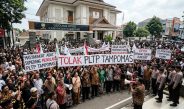 Gedung DPRD Sumedang Tak Muat, Ratusan Masyarakat Adat Luber Hingga Halaman Tolak PLTP Gunung Tampomas