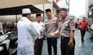 Polisi Hadir di Tengah Umat, Kapolres Metro Bekasi Kota Pererat Silaturahmi Lewat Sholat Jumat Bersama Warga Jatibening