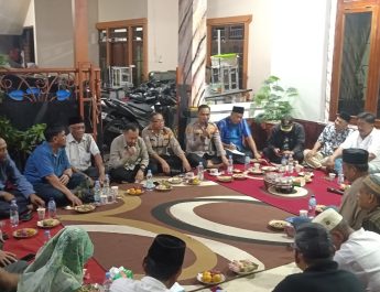 Polisi Bersama Masyarakat, Kapolsek Bekasi Barat Perkuat Silaturahmi Kamtibmas dengan Tokoh Masyarakat Kota Baru