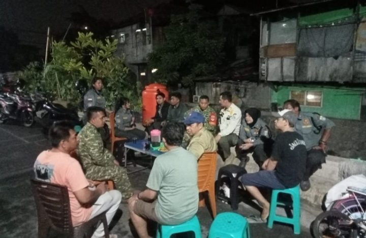 Polsek Jatinegara Gencarkan Patroli Jaga Kamtibmas Tetap Kondusif bersama Koramil 01/Jatinegara Jakarta Timur